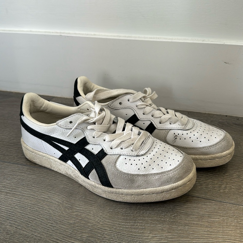 Onitsuka Tigers White and Navy Size 7